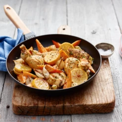 Staub Bratpfanne Aus Gusseisen Mit Holzgriff 19,4 Cm / 26 Cm -Casserole shop 14276 rgb 300dpi neu l 2