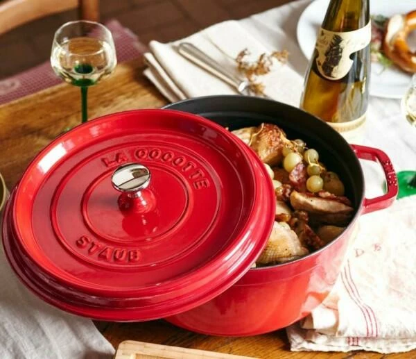 Staub Cocotte Rund Aus Gusseisen In Kirschrot 10 Cm / 8 Cm/ 5 Cm/ 0,25 Liter 5 Staub Cocotte Rund Aus Gusseisen In Kirschrot 10 Cm / 8 Cm/ 5 Cm/ 0,25 Liter – Bild 3
