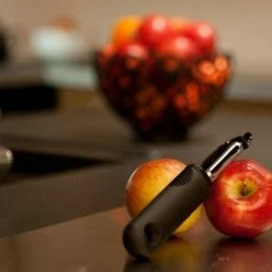 OXO Good Grips Drehschäler 9 OXO Good Grips Drehschäler -Casserole shop 20081 2 neu l