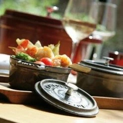 Staub Cocotte Oval Aus Gusseisen In Kirschrot 37 Cm / 8,0 Liter -Casserole shop 22 mini cc gris cc ronde rouge 6