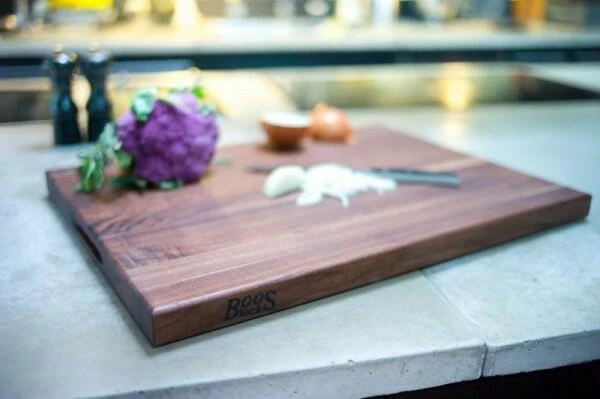 Boos Blocks Schneidebrett Gourmet Aus Walnuss, 4 Cm 61 X 46 X 4 Cm/ 7,7 Kg 5 Boos Blocks Schneidebrett Gourmet Aus Walnuss, 4 Cm 61 X 46 X 4 Cm/ 7,7 Kg – Bild 3