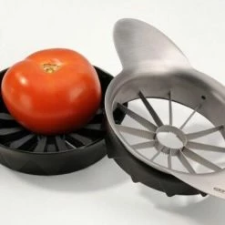 GEFU Tomaten- & Apfelteiler POMO 13 GEFU Tomaten- & Apfelteiler POMO -Casserole shop GEFU 13590 Freisteller Pomo GEFU l