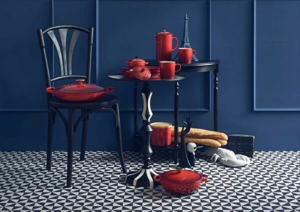 Le Creuset Gourmet-Profitopf Eiffelturm In Kirschrot 30 Cm 5 Le Creuset Gourmet-Profitopf Eiffelturm In Kirschrot 30 Cm – Bild 3