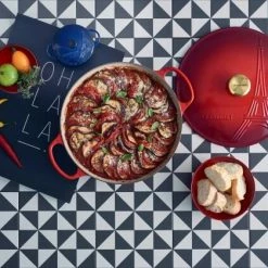 Le Creuset Gourmet-Profitopf Eiffelturm In Kirschrot 30 Cm 11 Le Creuset Gourmet-Profitopf Eiffelturm In Kirschrot 30 Cm -Casserole shop LC 20201021 France Eiffelturm kirschrot Braeter