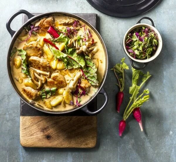 Le Creuset Bräter Signature Rund In Schwarz 20 Cm / 2,4 L / 15 Cm 5 Le Creuset Bräter Signature Rund In Schwarz 20 Cm / 2,4 L / 15 Cm – Bild 3