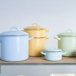 Riess Emaille Riess Topf Aus Emaille In Goldgelb -Casserole shop RIESS AMBIENTE CLASSIC Pastell Bunt 2019 11 24 highres