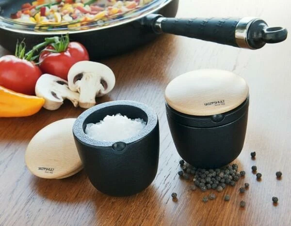 Skeppshult Pfeffer- & Kräutermühle Swing In Buche 5 Skeppshult Pfeffer- & Kräutermühle Swing In Buche – Bild 3