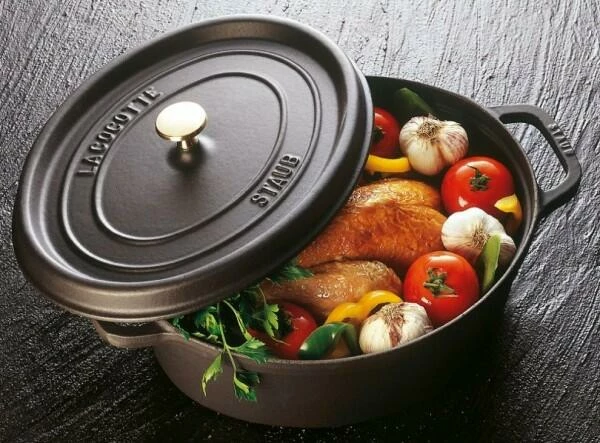Staub Cocotte Oval Aus Gusseisen In Schwarz 15 Cm / 0,6 Liter 6 Staub Cocotte Oval Aus Gusseisen In Schwarz 15 Cm / 0,6 Liter – Bild 4
