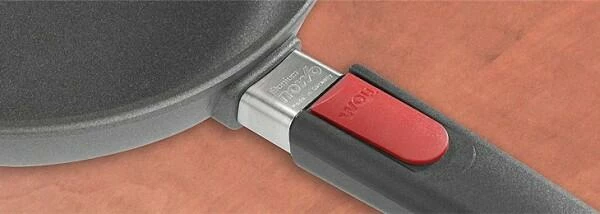 Woll Gusspfanne Titanium Nowo Induktion Eckig 24x24 Cm/ 16,5 Cm/ 7,0 Cm/ 48,0 Cm/ 1,8 Kg 6 Woll Gusspfanne Titanium Nowo Induktion Eckig 24x24 Cm/ 16,5 Cm/ 7,0 Cm/ 48,0 Cm/ 1,8 Kg – Bild 4